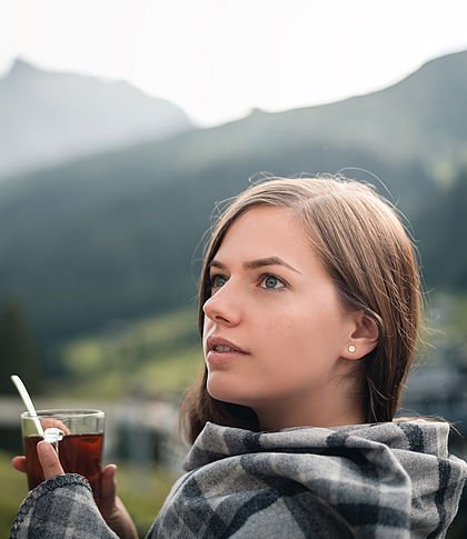 Tee auf der Sonnenterasse, Hotel Bradabella