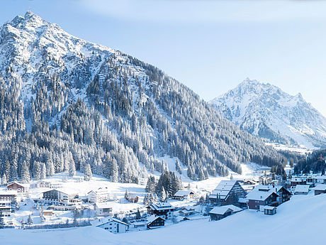 Bergpanorama in winterlichen Gargellen