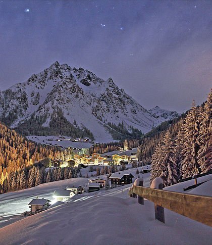 Gargellen bei Nacht in winterlicher Stimmung