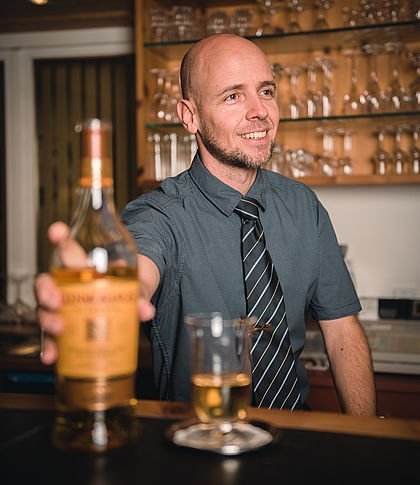 Barchef Lambert bei der Arbeit