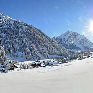 Bergpanorama im winterlichen Gargellen